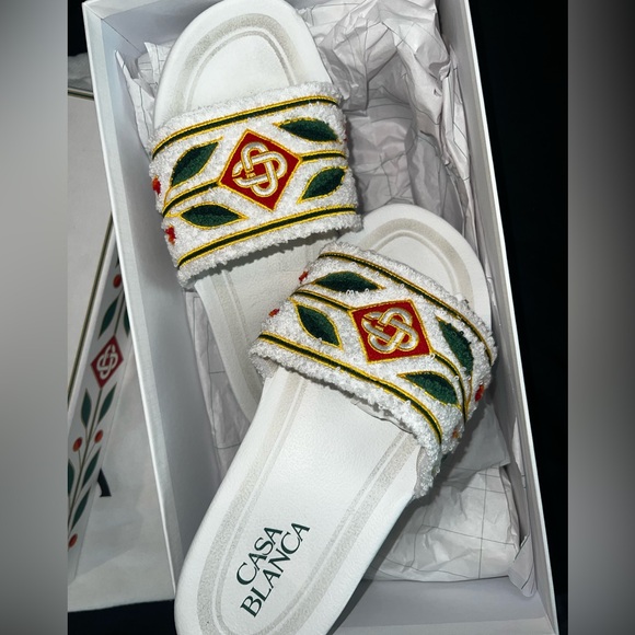 Casa Blanca Slides Size 39 - Picture 1 of 2